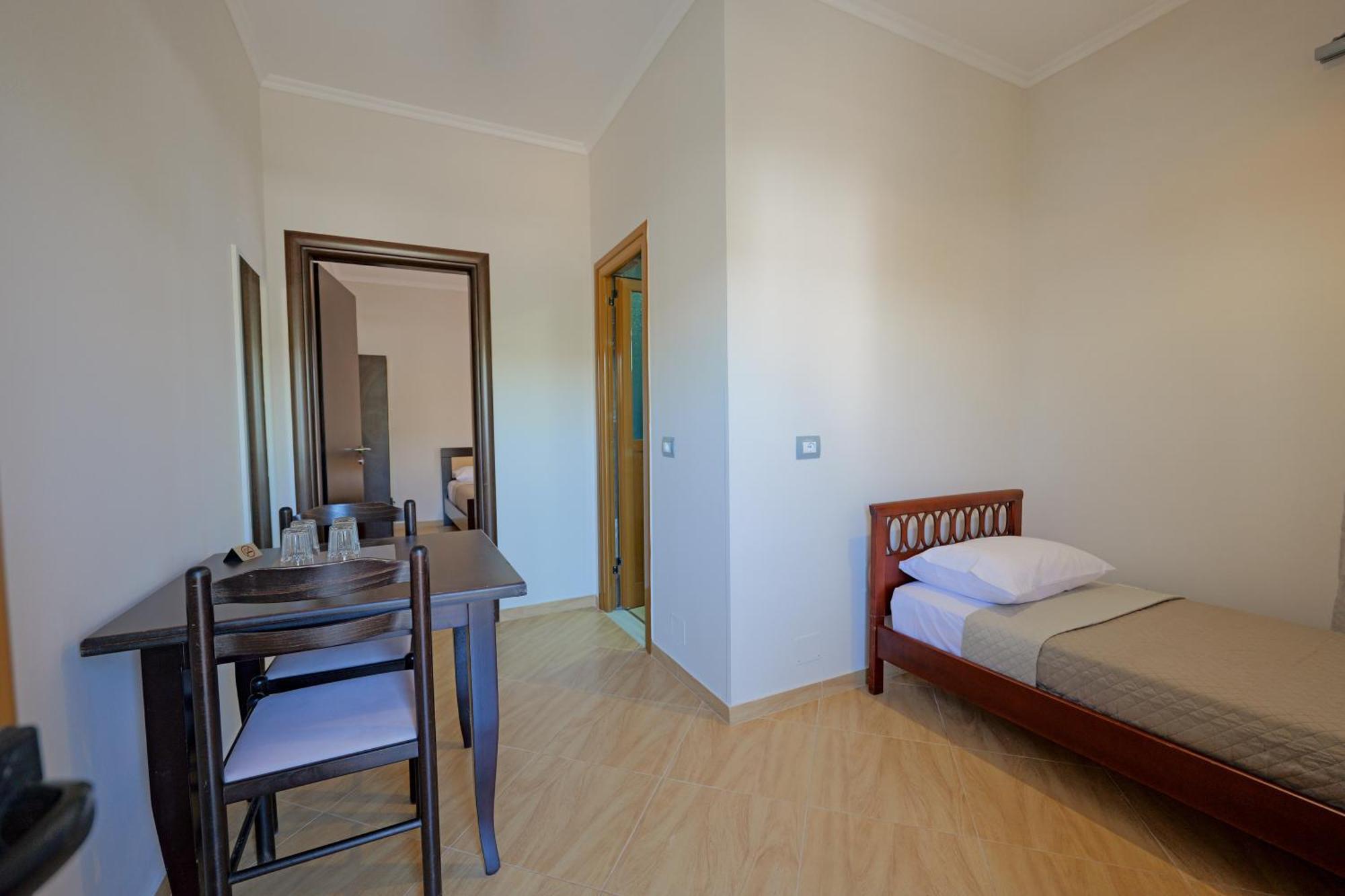 Hotel Deja Vu Ksamil Zimmer foto